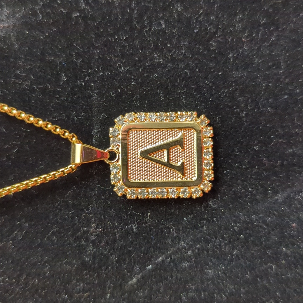NWOT (258) Gold toned Necklace with Initial "A"  Pendant - costume jewelry